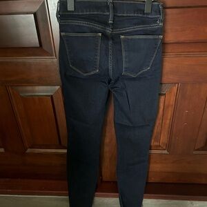 Skinny jeans, dark denim